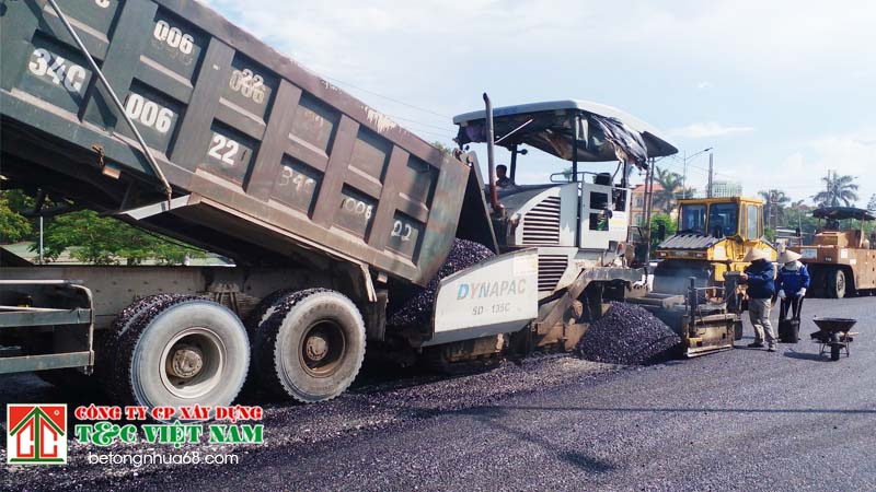 Tuân thủ các bước thi công rải thảm asphalt