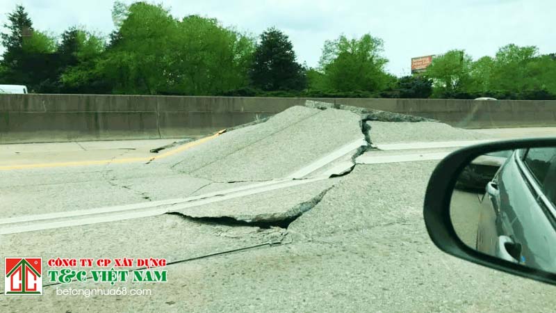 Ảnh đường asphalt bị vênh