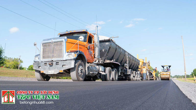 Asphalt nhựa nóng có vai trò rất quan trọng trong làm đường