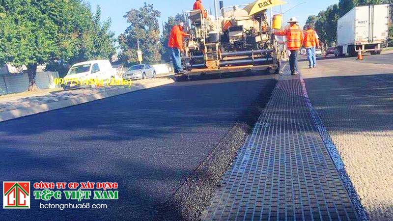 ví dụ thi công giảm nứt mặt asphalt