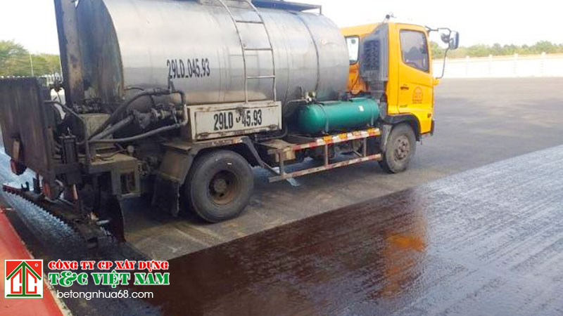 Giải thích nhựa thấm bám là gì trong thi công bê tông nhựa