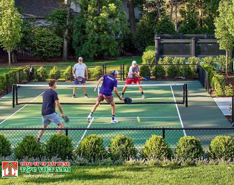 Giới thượng lưu mỹ yêu thích việc xây dựng sân pickleball sân vườn