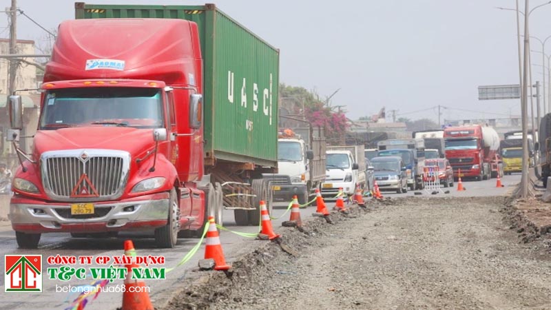 tìm hiểu tình trạng và nguyên nhân của việc giá nhựa đường đang tăng, ảnh hưởng thi công