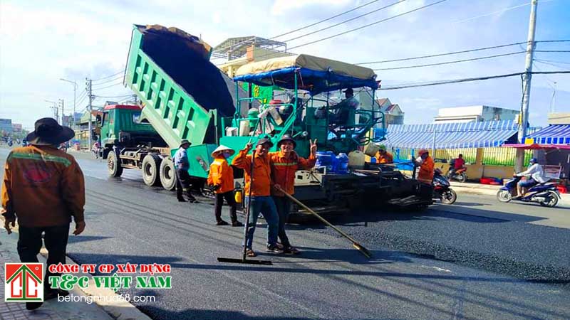 Dịch vụ thi công rải thảm nhựa đường uy tín của T&C Việt Nam