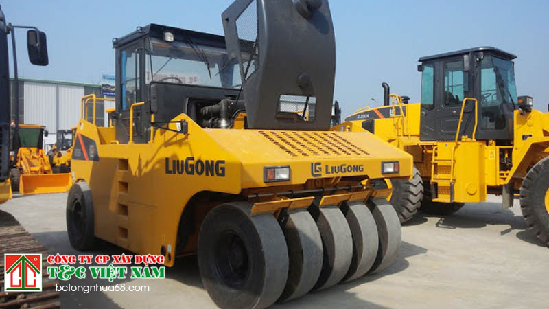 Các ứng dụng của xe lu lốp trong thi công công trình