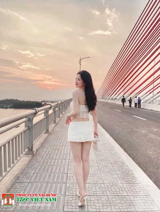 Kiến trúc hiện đại tạo nên dấu ấn của cầu vượt biển Thuận An