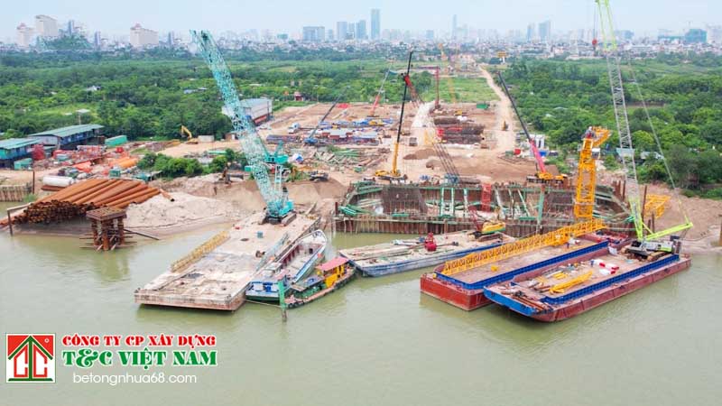 Tiến độ trên công tường thi công cầu tứ liên rất nhanh