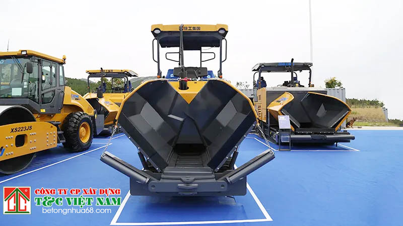 Máy rải nhựa đường XCMG RP403 giúp giảm chi phí thuê thiết bị, nâng cao tính chủ động 