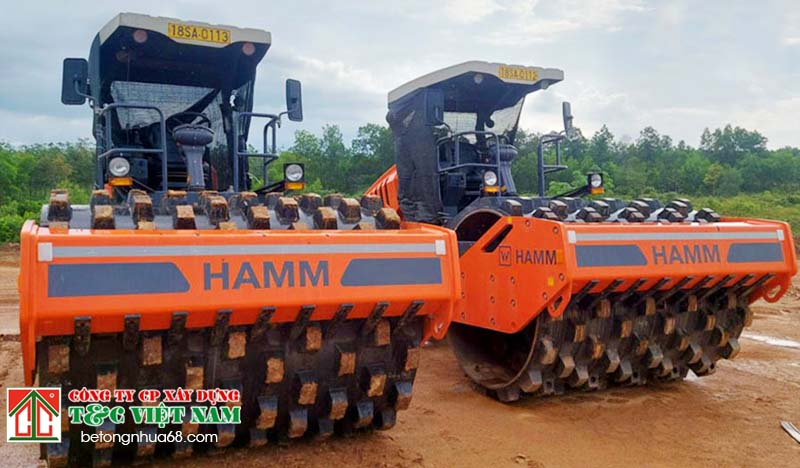 Phối hợp xe lu khi thi công thảm bê tông nhựa nóng